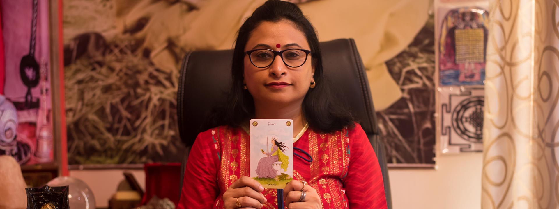 Tarot card reader in Noida Uttar Pradesh India